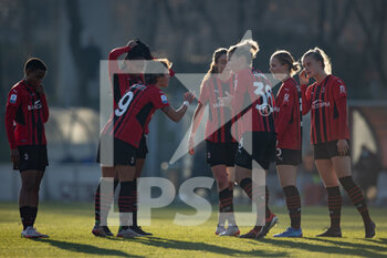 2021-12-05 - Valentina Giacinti (AC Milan) gives indications to her teammates - AC MILAN VS INTER - FC INTERNAZIONALE - ITALIAN SERIE A WOMEN - SOCCER