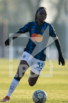 2021-12-05 - Njoya Ajara Nchout (FC Internazionale) in action - AC MILAN VS INTER - FC INTERNAZIONALE - ITALIAN SERIE A WOMEN - SOCCER