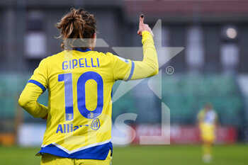 2021-12-04 - Cristiana Girelli greats a team-mate after a good pass - US SASSUOLO VS JUVENTUS FC - ITALIAN SERIE A WOMEN - SOCCER