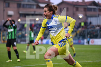 2021-12-04 - Cristiana Girelli (Juventus Woman) celebrating her goal during the match against Sassuolo - US SASSUOLO VS JUVENTUS FC - ITALIAN SERIE A WOMEN - SOCCER