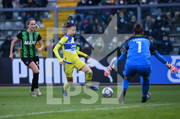 2021-12-04 - Barbara Bonansea in action - US SASSUOLO VS JUVENTUS FC - ITALIAN SERIE A WOMEN - SOCCER