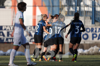 2021-12-11 - Ghoutia Karchouni (FC Internazionale) celebrates with her teammates after scoring her side’s first goal - INTER - FC INTERNAZIONALE VS US SASSUOLO - ITALIAN SERIE A WOMEN - SOCCER
