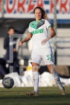 2021-12-11 - Tamar Dongus (U.S. Sassuolo) in action - INTER - FC INTERNAZIONALE VS US SASSUOLO - ITALIAN SERIE A WOMEN - SOCCER