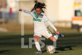 2021-12-11 - Davina Philtjens (U.S. Sassuolo) in action - INTER - FC INTERNAZIONALE VS US SASSUOLO - ITALIAN SERIE A WOMEN - SOCCER