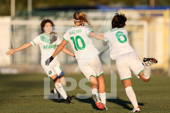 2021-12-11 - Kamila Dubcova (U.S. Sassuolo) celebrates with Mana Mihashi (U.S. Sassuolo) after scoring her side’s second goal - INTER - FC INTERNAZIONALE VS US SASSUOLO - ITALIAN SERIE A WOMEN - SOCCER