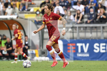 2021-10-02 - Elena Linari of AS Roma Women  in action during the Women Serie A match between AS Roma and Juventus at Tre Fontane Stadium on October 02, 2021 in Rome, Italy.  - ROMA WOMEN VS JUVENTUS FEMMINILE - ITALIAN SERIE A WOMEN - SOCCER