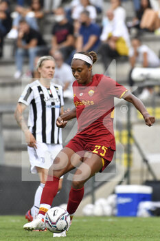 2021-10-02 - Allyson Swaby of AS Roma Women  in action during the Women Serie A match between AS Roma and Juventus at Tre Fontane Stadium on October 02, 2021 in Rome, Italy.  - ROMA WOMEN VS JUVENTUS FEMMINILE - ITALIAN SERIE A WOMEN - SOCCER