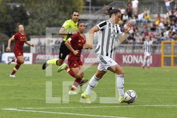 2021-10-02 - Agnese Bonfantini of Juventus Women in action during the Women Serie A match between AS Roma and Juventus at Tre Fontane Stadium on October 02, 2021 in Rome, Italy.  - ROMA WOMEN VS JUVENTUS FEMMINILE - ITALIAN SERIE A WOMEN - SOCCER