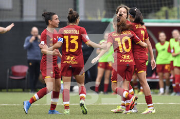 2021-10-31 - A.S. Roma Team during the Serie A match between A.S. Roma Women and U.S. Sassuolo Calcio at the stadio Agostino Di Bartolomei Trigoria on 31 October, 2021 in Trigoria, Italy. - AS ROMA VS US SASSUOLO - ITALIAN SERIE A WOMEN - SOCCER