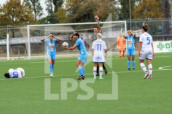 2021-10-31 - Make it ugly in midfield dell azzurra  and direct red for 
 Di Marino (NA) - NAPOLI FEMMINILE VS UC SAMPDORIA - ITALIAN SERIE A WOMEN - SOCCER