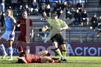 2021-12-12 - Referee Andrea Calzavara during the 11th day of the Serie A Championship between A.S. Roma Women and S.S. Lazio Women at the stadio Tre Fontane on 12th of December, 2021 in Rome, Italy. - AS ROMA VS LAZIO WOMEN - ITALIAN SERIE A WOMEN - SOCCER