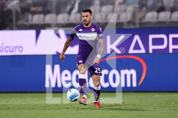 2021-08-28 - Lorenzo Venuti (ACF Fiorentina) in action - ACF FIORENTINA VS TORINO FC - ITALIAN SERIE A - SOCCER