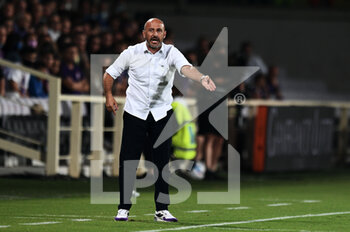 2021-08-28 - Vincenzo Italiano manager of ACF Fiorentina gestures - ACF FIORENTINA VS TORINO FC - ITALIAN SERIE A - SOCCER