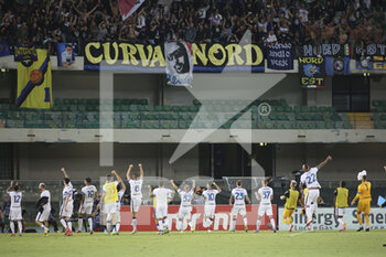 2021-08-27 - Inter players greet fans at the end of the match - HELLAS VERONA FC VS INTER - FC INTERNAZIONALE - ITALIAN SERIE A - SOCCER