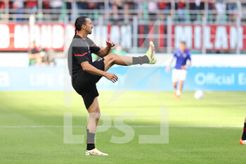 2021-09-12 - Zlatan Ibrahimovic of AC Milan warms up during the Serie A 2021/22 football match between AC Milan and SS Lazio at Giuseppe Meazza Stadium, Milan, Italy on September 12, 2021 - AC MILAN VS SS LAZIO - ITALIAN SERIE A - SOCCER