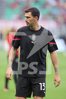2021-09-12 - Alessio Romagnoli of AC Milan warms up during the Serie A 2021/22 football match between AC Milan and SS Lazio at Giuseppe Meazza Stadium, Milan, Italy on September 12, 2021 - AC MILAN VS SS LAZIO - ITALIAN SERIE A - SOCCER