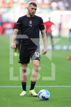 2021-09-12 - Ante Rebic of AC Milan warms up during the Serie A 2021/22 football match between AC Milan and SS Lazio at Giuseppe Meazza Stadium, Milan, Italy on September 12, 2021 - AC MILAN VS SS LAZIO - ITALIAN SERIE A - SOCCER