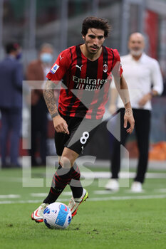 2021-09-12 - Sandro Tonali of AC Milan in action during the Serie A 2021/22 football match between AC Milan and SS Lazio at Giuseppe Meazza Stadium, Milan, Italy on September 12, 2021 - AC MILAN VS SS LAZIO - ITALIAN SERIE A - SOCCER
