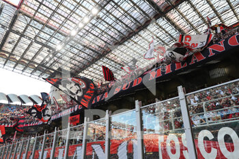 2021-09-12 - AC Milan supporters during the Serie A 2021/22 football match between AC Milan and SS Lazio at Giuseppe Meazza Stadium, Milan, Italy on September 12, 2021 - AC MILAN VS SS LAZIO - ITALIAN SERIE A - SOCCER
