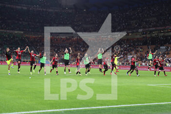 2021-09-12 - AC Milan players celebrate the victory during the Serie A 2021/22 football match between AC Milan and SS Lazio at Giuseppe Meazza Stadium, Milan, Italy on September 12, 2021 - AC MILAN VS SS LAZIO - ITALIAN SERIE A - SOCCER