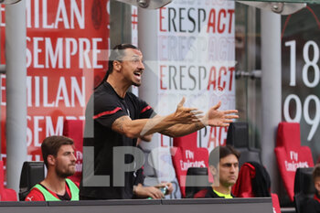 2021-09-12 - Zlatan Ibrahimovic of AC Milan reacts from the bench during the Serie A 2021/22 football match between AC Milan and SS Lazio at Giuseppe Meazza Stadium, Milan, Italy on September 12, 2021 - AC MILAN VS SS LAZIO - ITALIAN SERIE A - SOCCER