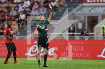 2021-09-12 - Referee Daniele Chiffi during the Serie A 2021/22 football match between AC Milan and SS Lazio at Giuseppe Meazza Stadium, Milan, Italy on September 12, 2021 - AC MILAN VS SS LAZIO - ITALIAN SERIE A - SOCCER