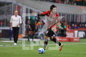 2021-09-12 - Sandro Tonali of AC Milan in action during the Serie A 2021/22 football match between AC Milan and SS Lazio at Giuseppe Meazza Stadium, Milan, Italy on September 12, 2021 - AC MILAN VS SS LAZIO - ITALIAN SERIE A - SOCCER