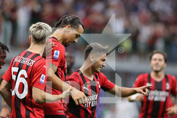 2021-09-12 - Zlatan Ibrahimovic of AC Milan celebrates with his teammates during the Serie A 2021/22 football match between AC Milan and SS Lazio at Giuseppe Meazza Stadium, Milan, Italy on September 12, 2021 - AC MILAN VS SS LAZIO - ITALIAN SERIE A - SOCCER
