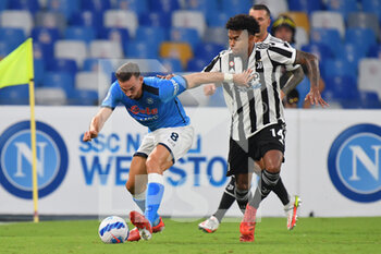 2021-09-11 - Napoli's midfielder Fabian Ruiz vies for the ball with Juventus' midfielder Weston McKennie  - SSC NAPOLI VS JUVENTUS FC - ITALIAN SERIE A - SOCCER
