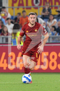 2021-09-12 - Jordan Veretout of AS Roma in action during the  Italian Football Championship League A 2021/2022 match between AS Roma vs US Sassuolo at the Olimpic Stadium in Rome. - AS ROMA VS US SASSUOLO - ITALIAN SERIE A - SOCCER