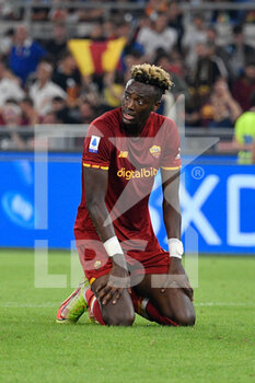 2021-09-12 - Tammy Abraham of AS Roma in action during the  Italian Football Championship League A 2021/2022 match between AS Roma vs US Sassuolo at the Olimpic Stadium in Rome. - AS ROMA VS US SASSUOLO - ITALIAN SERIE A - SOCCER