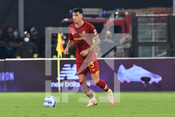 2021-09-12 - Roger Ibanez of AS Roma in action during the  Italian Football Championship League A 2021/2022 match between AS Roma vs US Sassuolo at the Olimpic Stadium in Rome. - AS ROMA VS US SASSUOLO - ITALIAN SERIE A - SOCCER