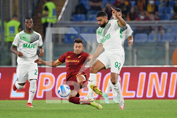 2021-09-12 - Stephan El Shaarawy of AS Roma and Gregoire Defrel of US Sassuolo Calcio in action during the  Italian Football Championship League A 2021/2022 match between AS Roma vs US Sassuolo at the Olimpic Stadium in Rome. - AS ROMA VS US SASSUOLO - ITALIAN SERIE A - SOCCER