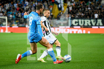 2021-09-20 - Gerard Deulofeu (Udinese) in action against Fabian Ruiz (Napoli) - UDINESE CALCIO VS SSC NAPOLI - ITALIAN SERIE A - SOCCER