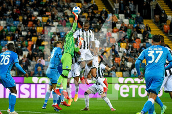2021-09-20 - David Ospina (Napoli) saves a goal - UDINESE CALCIO VS SSC NAPOLI - ITALIAN SERIE A - SOCCER