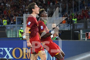 2021-09-23 - ROME, ITALY - September 23 :  Nicolo' Zaniolo (L) Tammy Abraham (R) of AS Roma    celebrates after scoring a goal during the Italian Serie A  soccer match between  AS Roma  and Udinese  at Stadio Olimpico on September 23,2021 in Rome, Italy - AS ROMA VS UDINESE CALCIO - ITALIAN SERIE A - SOCCER