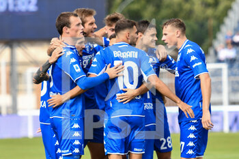 2021-09-26 - Empoli players celebrate after a goal - EMPOLI FC VS BOLOGNA FC - ITALIAN SERIE A - SOCCER