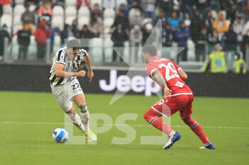 2021-09-26 - Federico Chiesa (Juventus FC) vs Nicola Murru (UC Sampdoria) - JUVENTUS FC VS UC SAMPDORIA - ITALIAN SERIE A - SOCCER