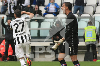 2021-09-26 - Manuel Locatelli (Juventus FC) celbrates the goal and Emil Audero (UC Sampdoria) disappointed - JUVENTUS FC VS UC SAMPDORIA - ITALIAN SERIE A - SOCCER