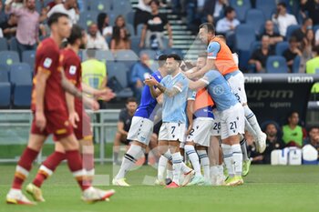 2021-09-26 - ROME, ITALY - September 26 : Players  of SS Lazio  celebratees after Pedro scores a goal during  Italian Serie A soccer match between  SS Lazio  and AS Roma at Stadio Olimpico on  September 26,2021  in Rome Italy
 - SS LAZIO VS AS ROMA - ITALIAN SERIE A - SOCCER