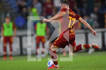 2021-09-26 - ROME, ITALY - September 26 : Jordan Veretout  score the penalty of  AS Roma in Action during the  Serie A soccer match between   SS Lazio and  AS Roma  at Stadio Olimpico  on September 26,2021 in Rome,Italy 
 - SS LAZIO VS AS ROMA - ITALIAN SERIE A - SOCCER