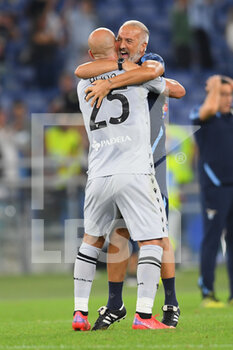 2021-09-26 - ROME, ITALY - September 26 :  Players SS Lazio Celebrate after the winning during  Italian Serie A soccer match between  SS Lazio and AS Roma at Stadio Olimpico on September 26,2021  in Rome Italy 


 - SS LAZIO VS AS ROMA - ITALIAN SERIE A - SOCCER