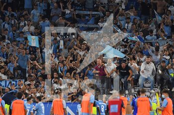 2021-09-26 - ROME, ITALY - September 26 :  Supportes SS Lazio Celebrate after the winning during  Italian Serie A soccer match between  SS Lazio and AS Roma at Stadio Olimpico on September 26,2021  in Rome Italy   


 - SS LAZIO VS AS ROMA - ITALIAN SERIE A - SOCCER