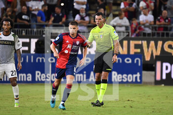 2021-10-01 - Mnauel Volpi Arbitro, Referee, - CAGLIARI CALCIO VS VENEZIA FC - ITALIAN SERIE A - SOCCER
