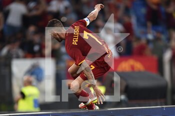 2021-10-03 - ROME, ITALY - October 3 : Lorenzo Pellegrini of AS Roma  celebrates  after scores a goal during  Italian Serie A soccer match between  AS Roma  and  Empoli FC  at Stadio Olimpico on October 3,2021  in Rome Italy - AS ROMA VS EMPOLI FC - ITALIAN SERIE A - SOCCER