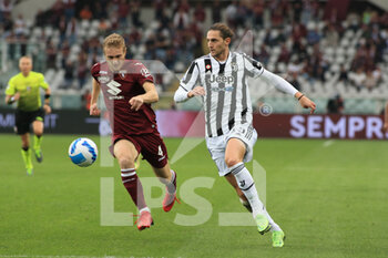 2021-10-02 - Tommaso Pobega (Torino FC) vs Adrien Rabiot (Juventus FC) - TORINO FC VS JUVENTUS FC - ITALIAN SERIE A - SOCCER