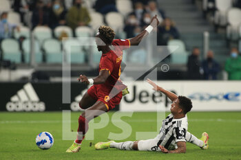 2021-10-17 - Danilo Luiz da Silva (Juventus FC) vs Tammy Abraham (AS Roma) fouls of penalty - JUVENTUS FC VS AS ROMA - ITALIAN SERIE A - SOCCER