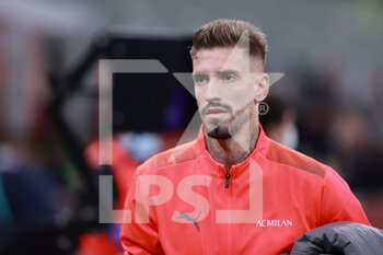 2021-10-16 - Samu Castillejo of AC Milan during the Serie A 2021/22 football match between AC Milan and Hellas Verona FC at Giuseppe Meazza Stadium, Milan, Italy on October 16, 2021 - AC MILAN VS HELLAS VERONA FC - ITALIAN SERIE A - SOCCER