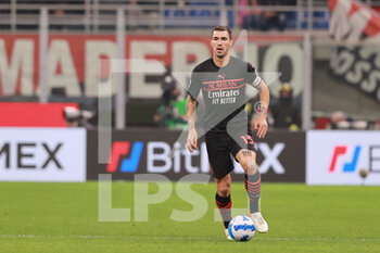 2021-10-16 - Alessio Romagnoli of AC Milan in action during the Serie A 2021/22 football match between AC Milan and Hellas Verona FC at Giuseppe Meazza Stadium, Milan, Italy on October 16, 2021 - AC MILAN VS HELLAS VERONA FC - ITALIAN SERIE A - SOCCER