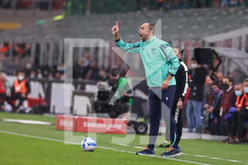 2021-10-16 - Igor Tudor head coach of Hellas Verona FC reacts from the bench during the Serie A 2021/22 football match between AC Milan and Hellas Verona FC at Giuseppe Meazza Stadium, Milan, Italy on October 16, 2021 - AC MILAN VS HELLAS VERONA FC - ITALIAN SERIE A - SOCCER